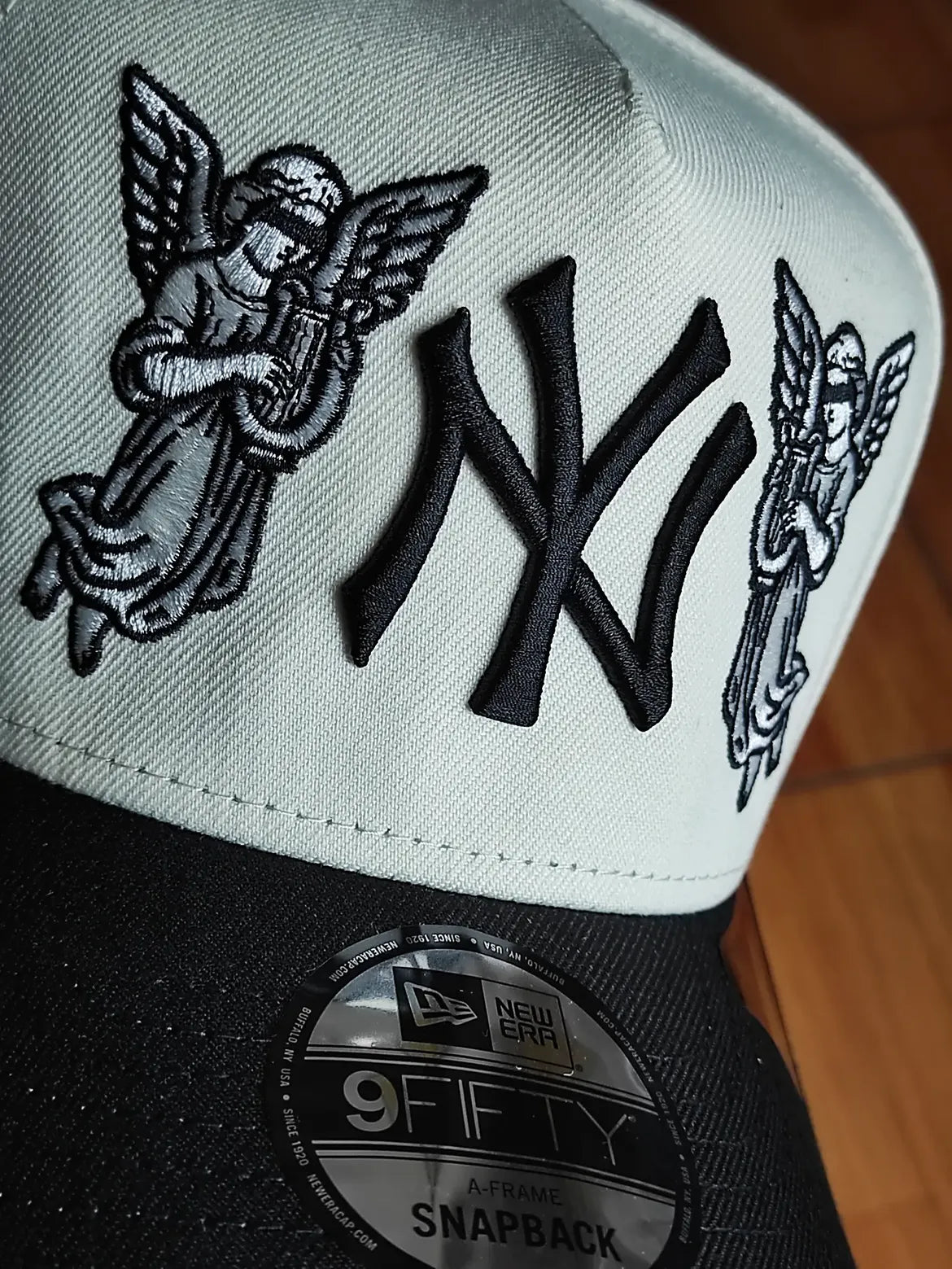 New Era New York Yankees Subway Series Angel Chrome Two Tone Edition 9Fifty A Frame Snapback Hat