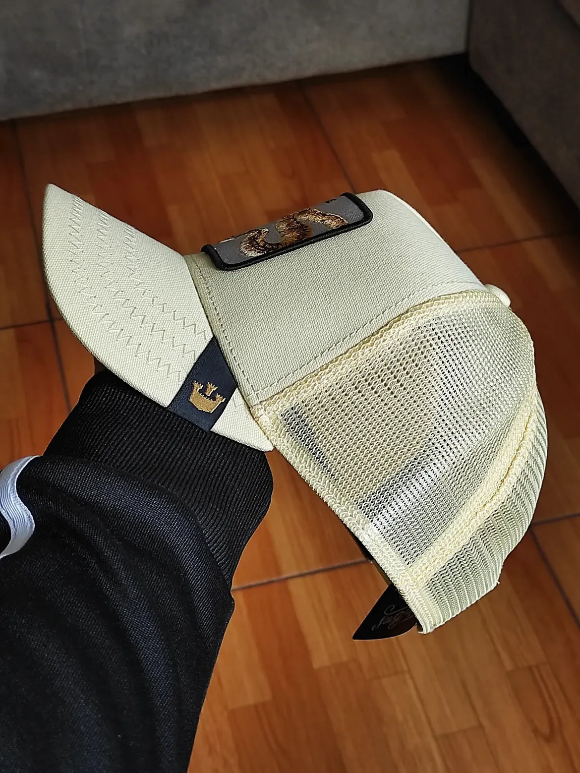 Gorra trucker beige serpiente Menace Deadly Companion Core Canvas The Farm de Goorin Bros