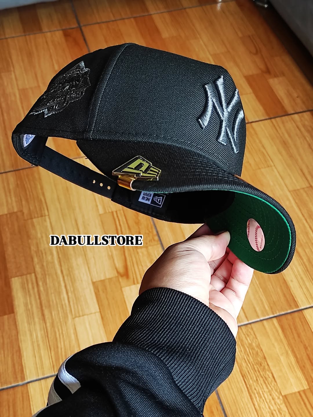 New Era New York Yankees World Series 1999 Liquid Titanium Edition 9Forty A Frame Snapback Hat