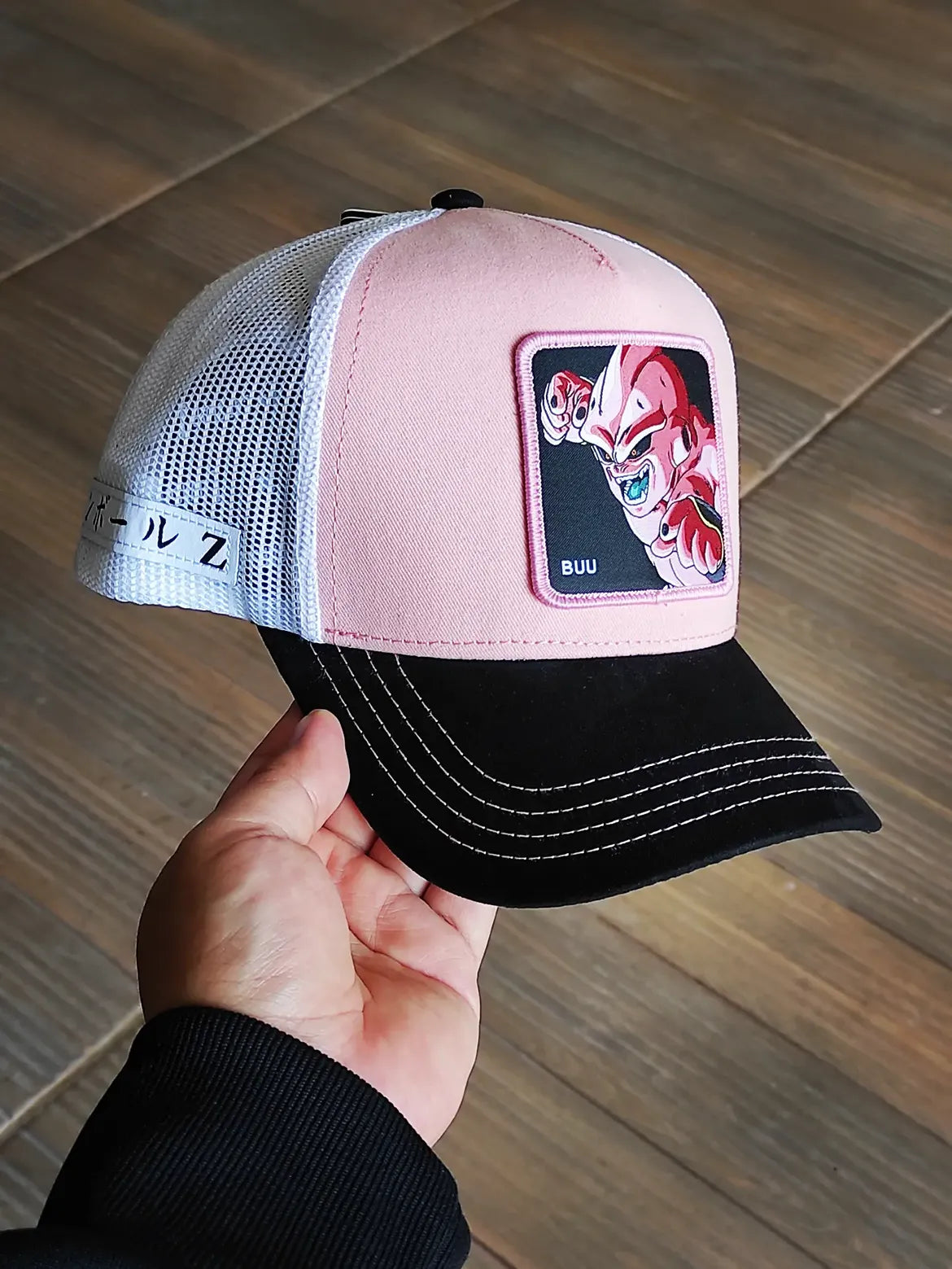 Gorra trucker rosa, blanca y negra Kid Buu DBZ8 BUU Dragon Ball de Capslab