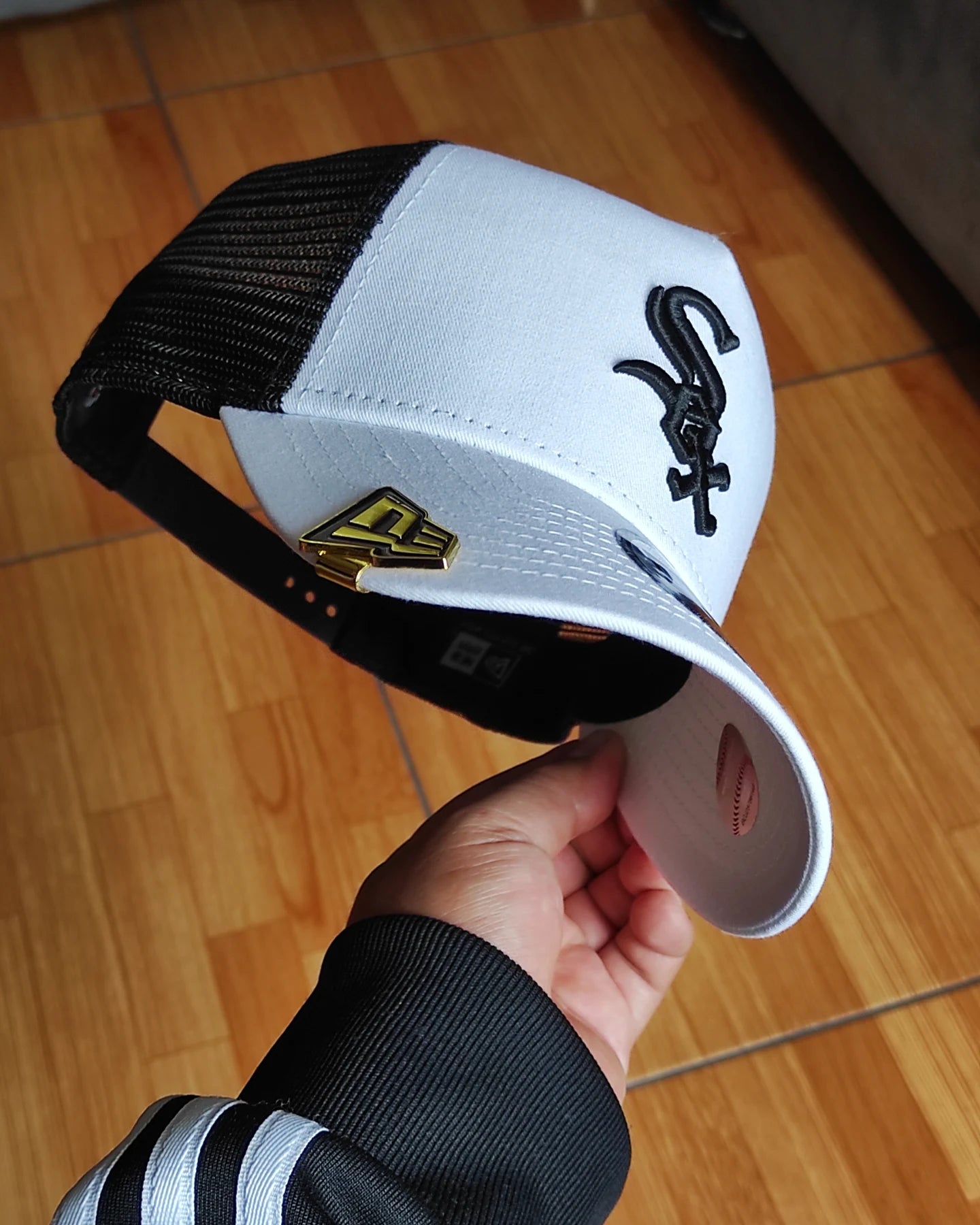 New Era Chicago White Sox  white/black Trucker a-frame