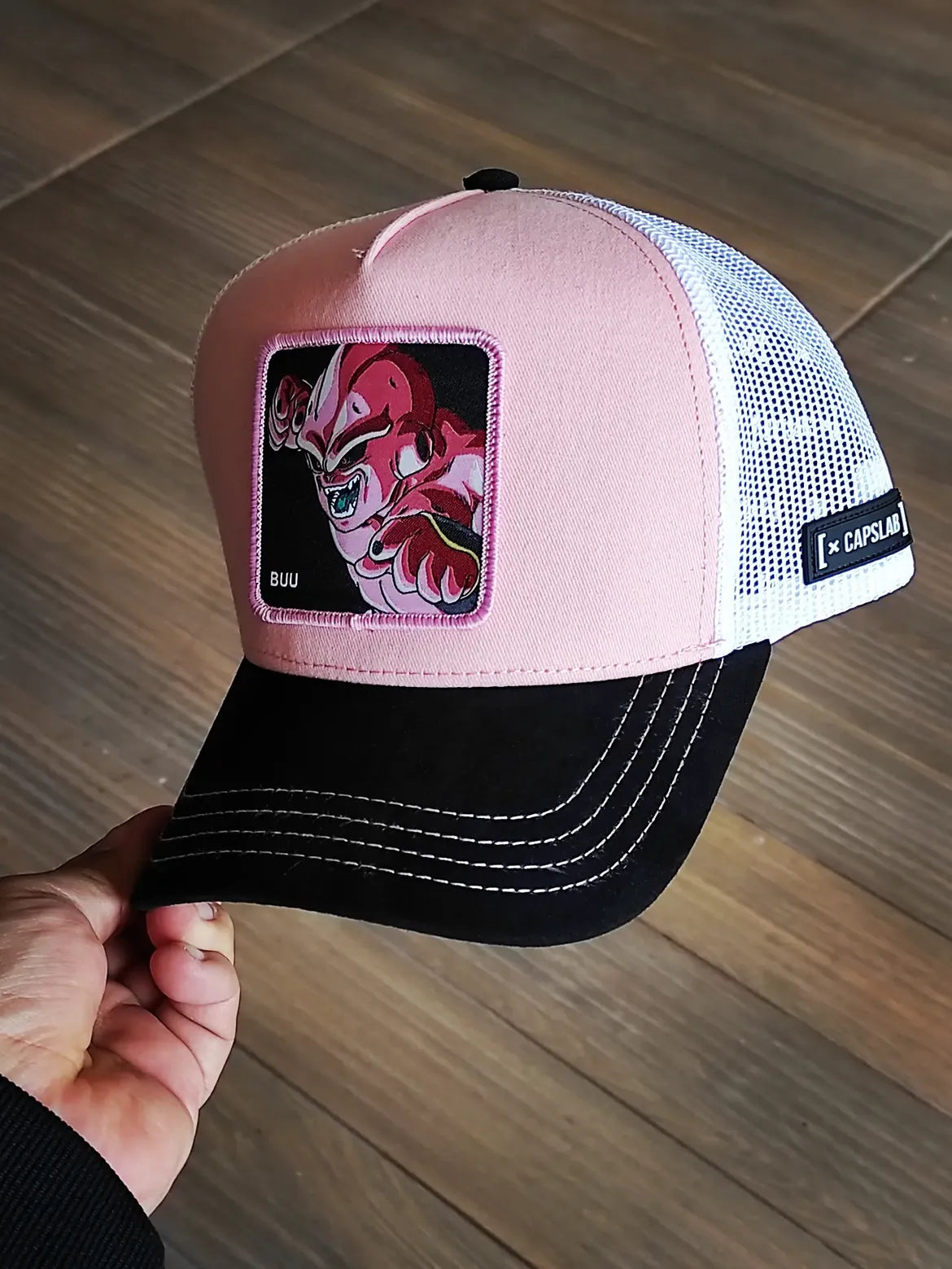Gorra trucker rosa, blanca y negra Kid Buu DBZ8 BUU Dragon Ball de Capslab