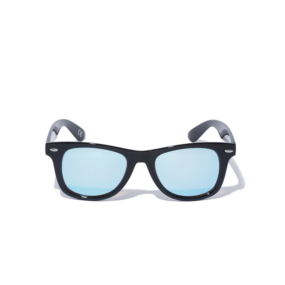 Gafas de sol Wellington, lentes cuadradas, montura negra brillante, lentes de espejo azul New era