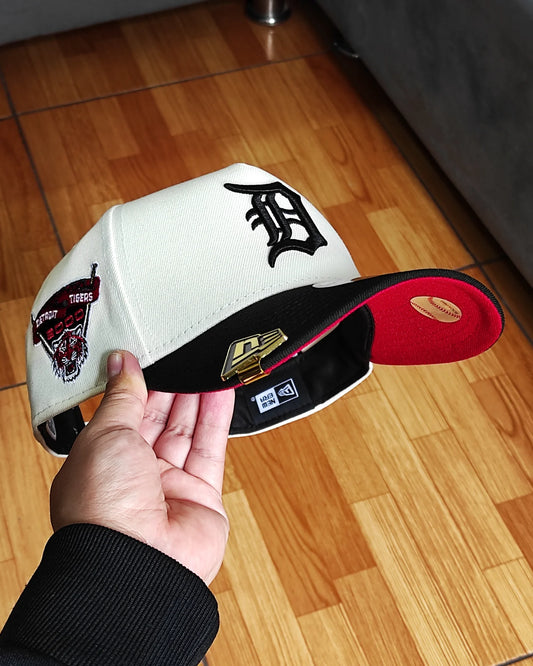 New Era Detroit Tigers Chrome Black 2 Tone 2000 Stadium 9Forty A-Frame Snapback