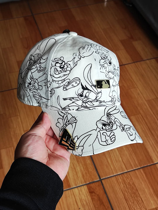 MLB Logo MLB X Looney Tunes White Casual Classic Adjustable Cap