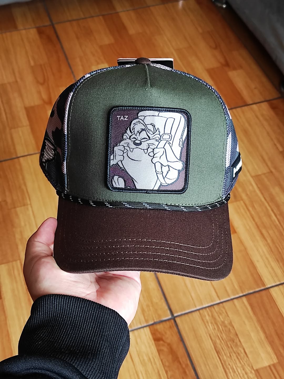 Trucker multicolor Diablo de Tasmania Looney Tunes de Capslab
