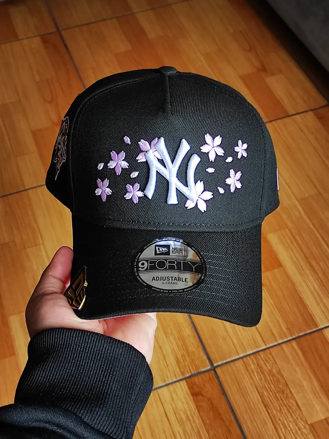 New Era New York Yankees world series cherry Blossom🌸  BLACK 9forty a frame
