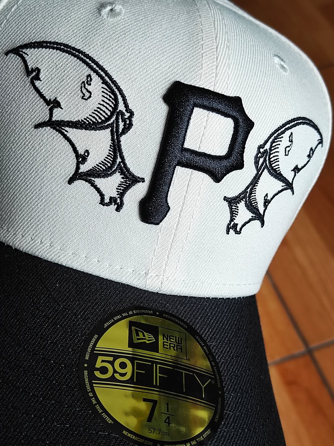 Pittsburgh Pirates MLB Team Wings 59FIFTY Fitted Light Beige Cap