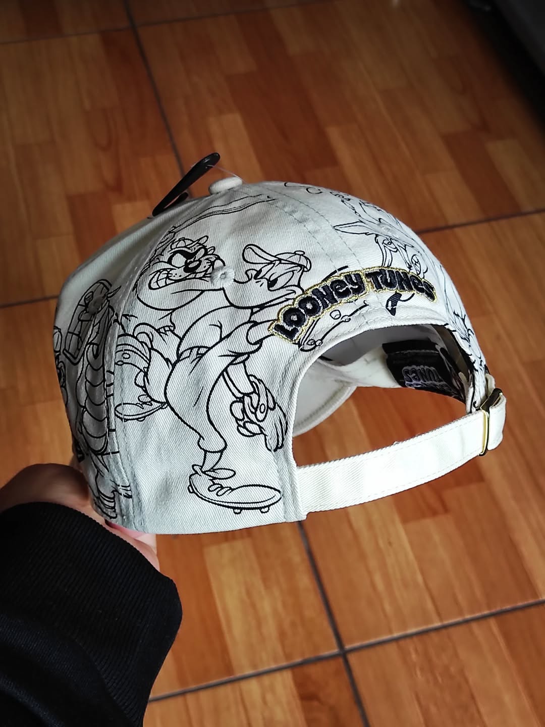 MLB Logo MLB X Looney Tunes White Casual Classic Adjustable Cap