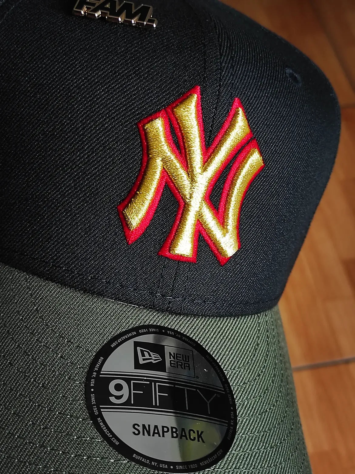 New era 9fifty mlb new york yankees world series 1999 two tone / scarlet uv snapback cap