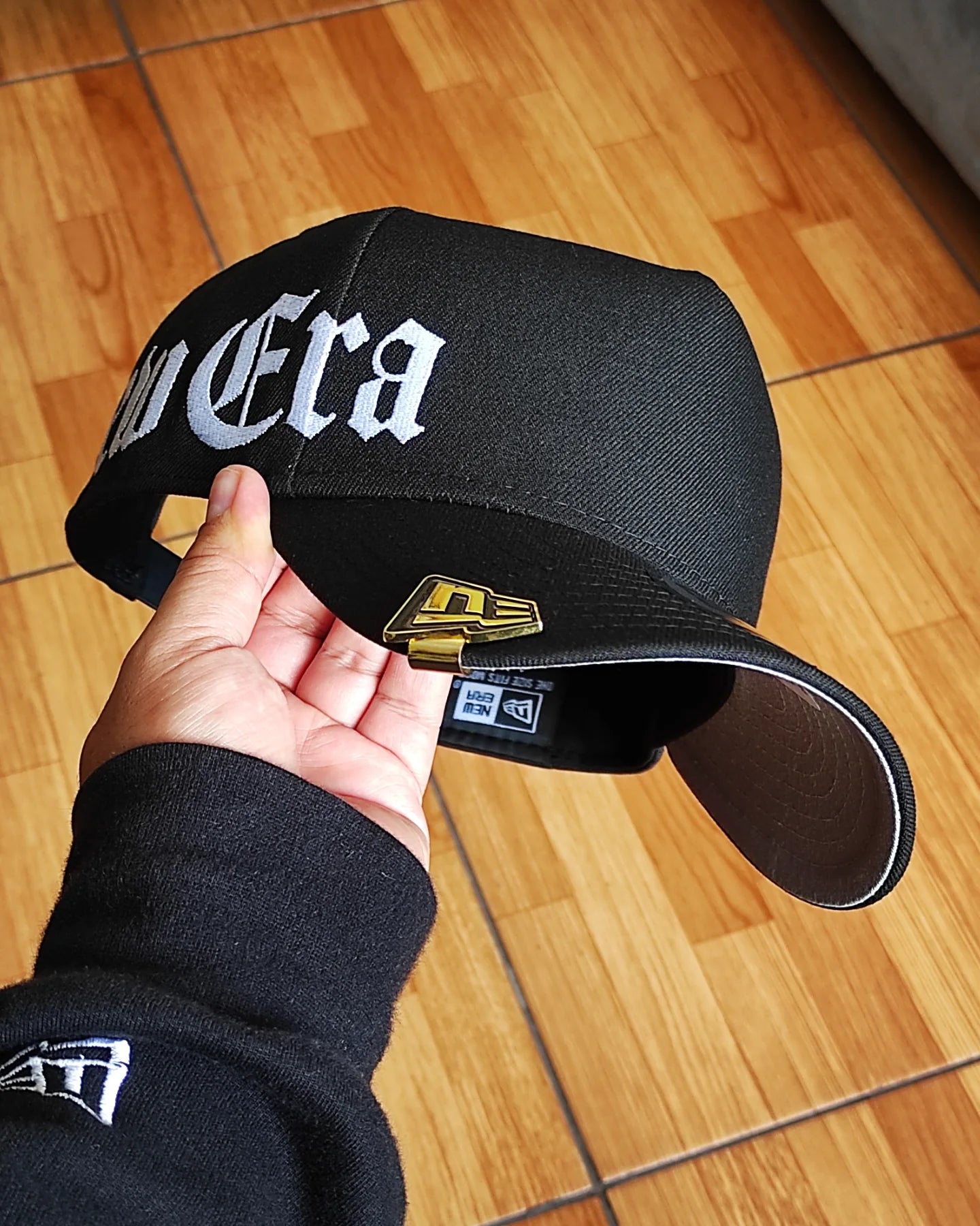 Gorra New Era Japan🇯🇵 Essential Ajustable A-frame negra.