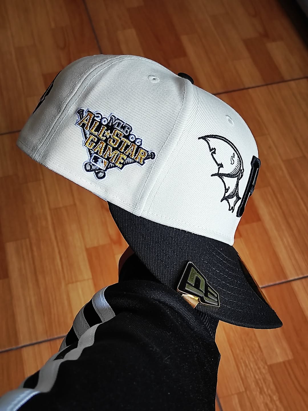 Pittsburgh Pirates MLB Team Wings 59FIFTY Fitted Light Beige Cap