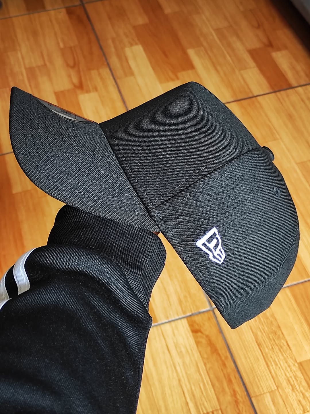 New Era Essential tagging black 9Forty A-Frame