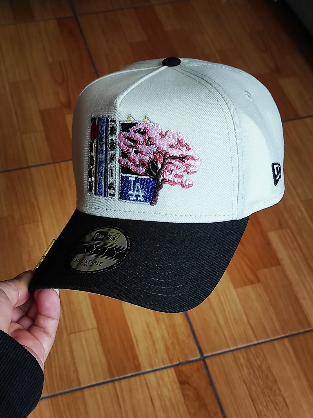 New Era Los Angeles Dodgers Tokyo Series 2025 Chrome Two Tone Edition 9Forty A Frame Snapback Hat