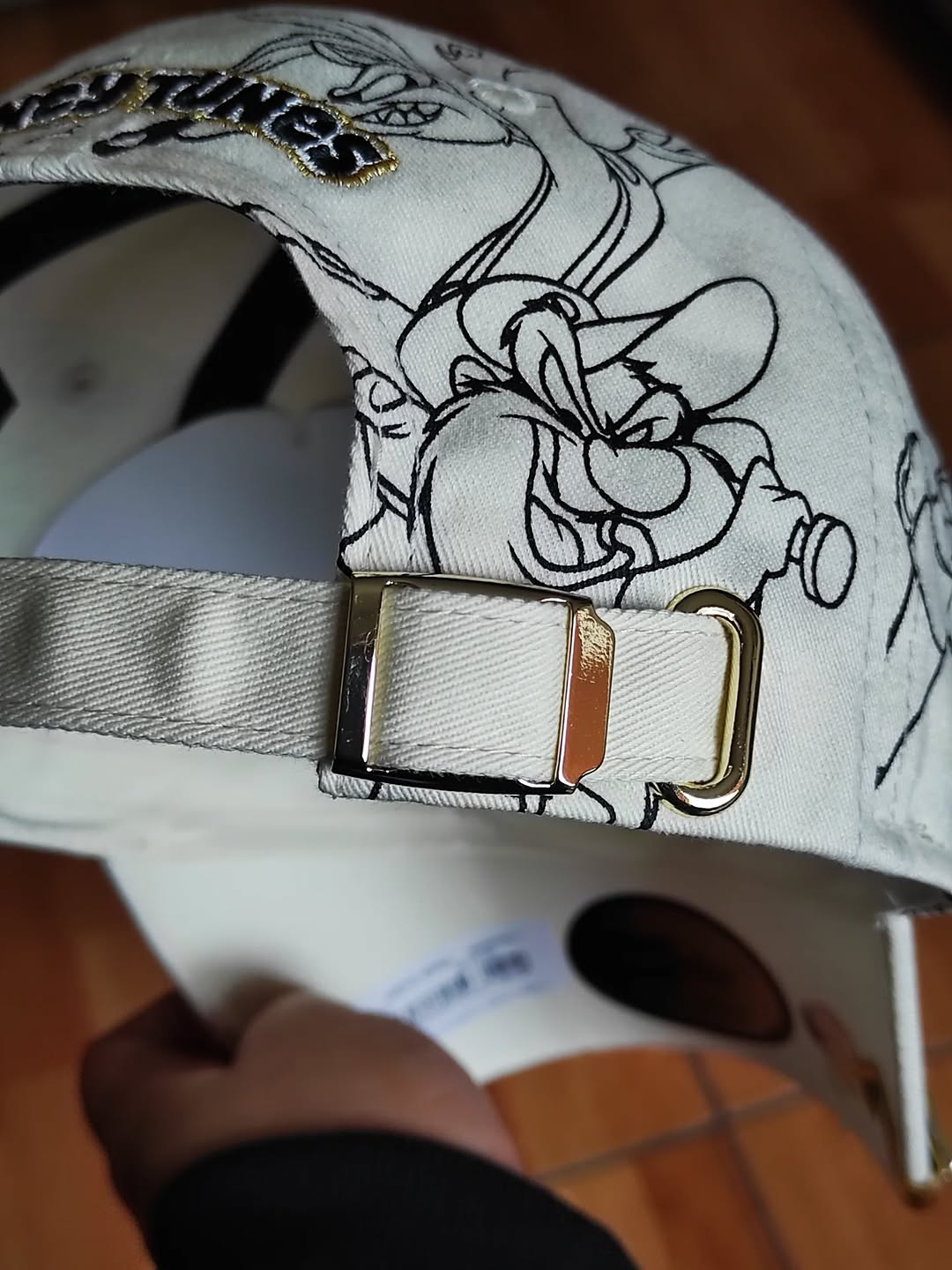 MLB Logo MLB X Looney Tunes White Casual Classic Adjustable Cap