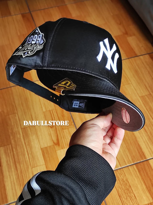 New Era New York Yankees World Series satinada black edition 9FIFTY SNAPBACK