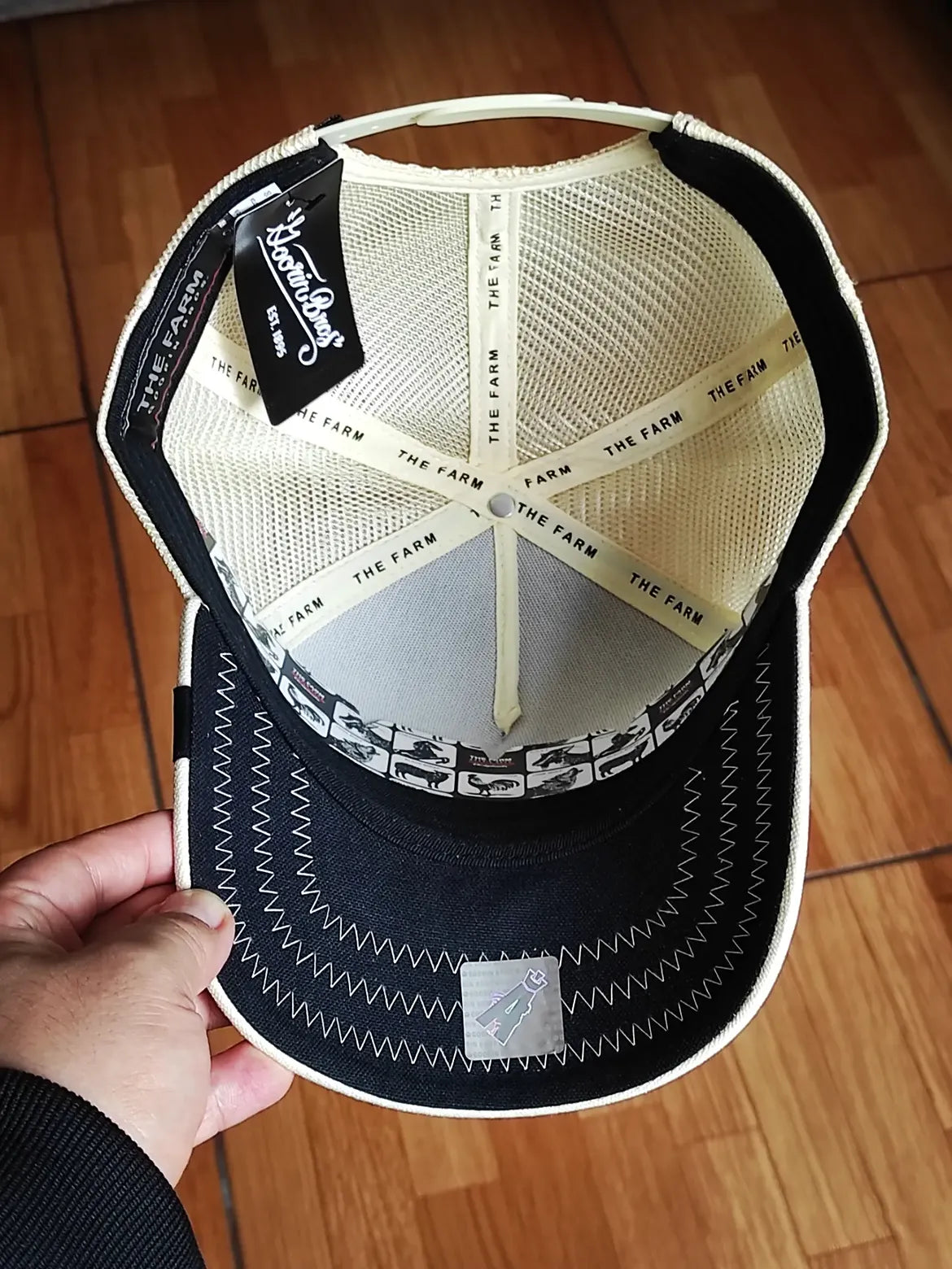 Gorra trucker beige serpiente Menace Deadly Companion Core Canvas The Farm de Goorin Bros