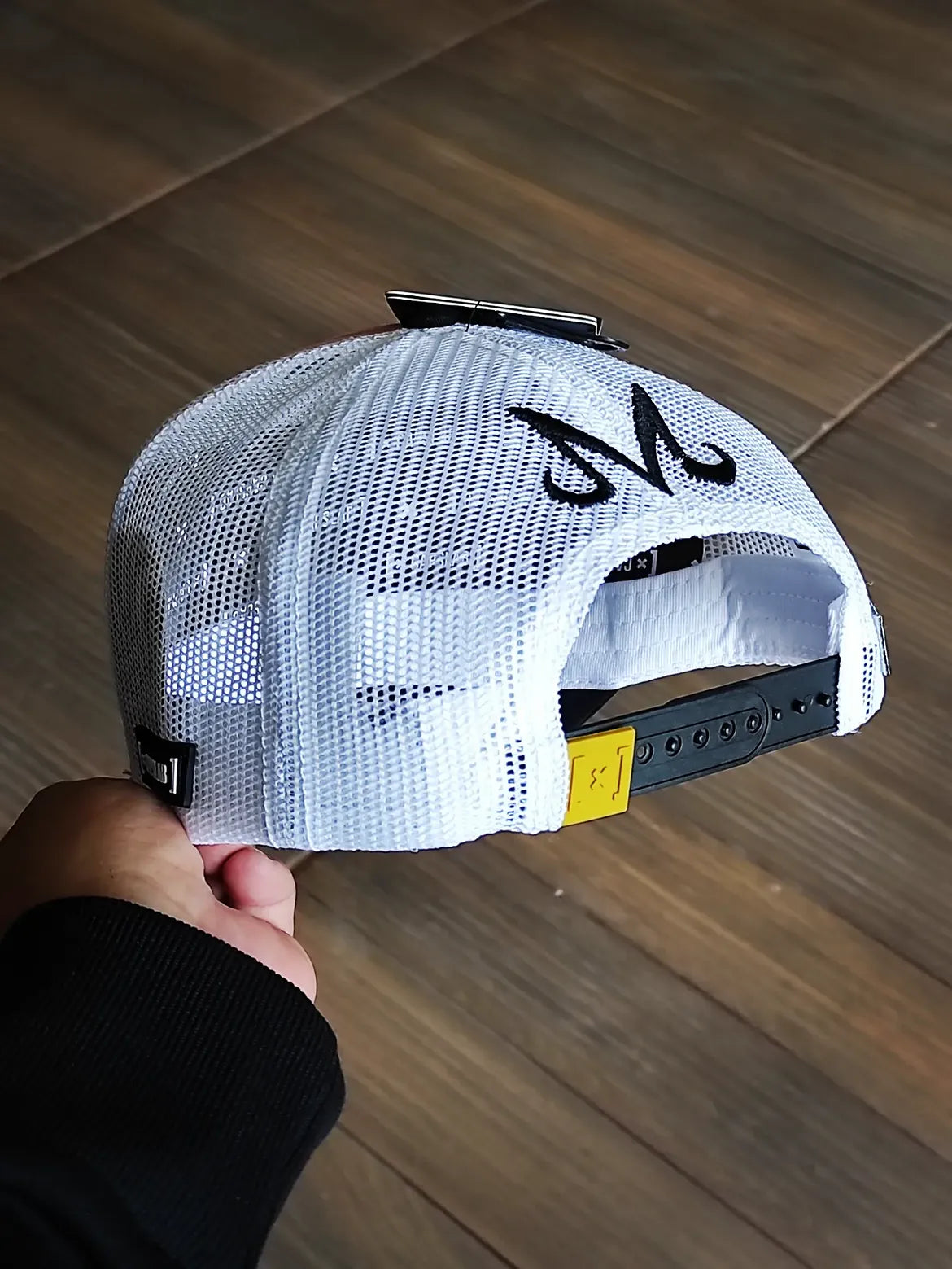 Gorra trucker rosa, blanca y negra Kid Buu DBZ8 BUU Dragon Ball de Capslab