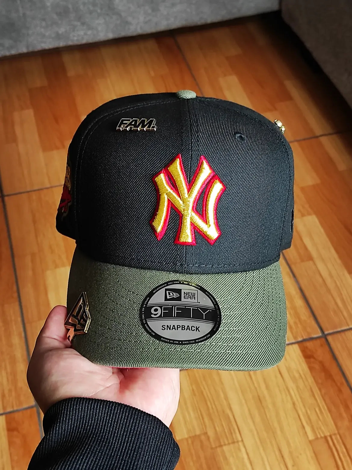 New era 9fifty mlb new york yankees world series 1999 two tone / scarlet uv snapback cap