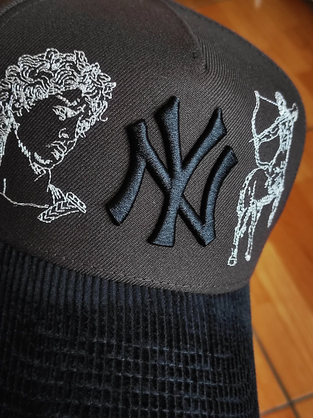 New era New York Yankees MYTHICAL two toned 9FORTY A-FRAME HAT