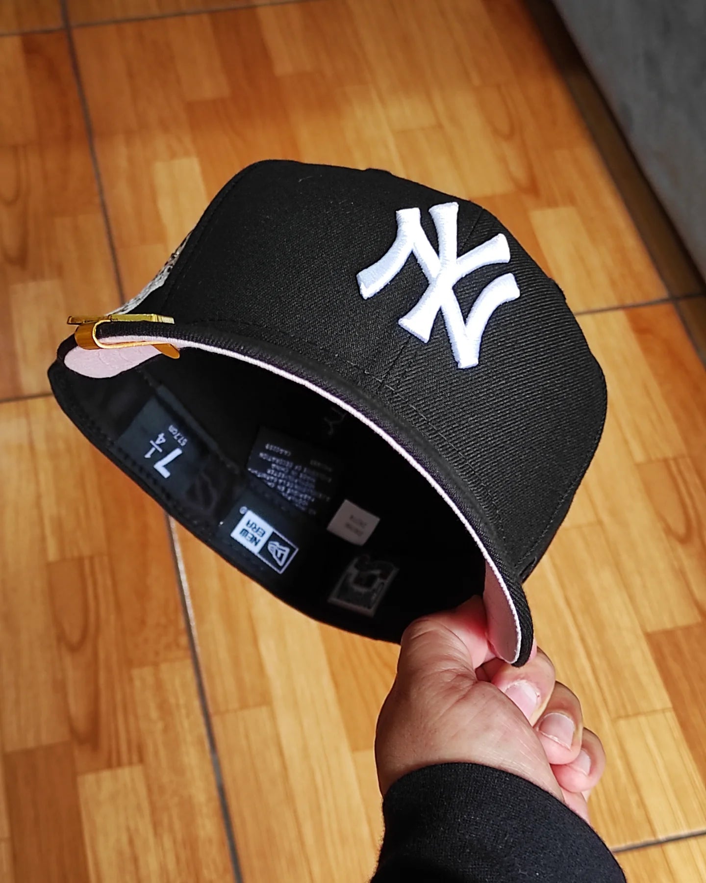 New Era New York Yankees World series 1999 black / pink  59fifty fitted