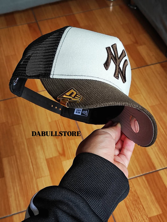 New Era New York Yankees trucker a frame Snapback víscera cord.