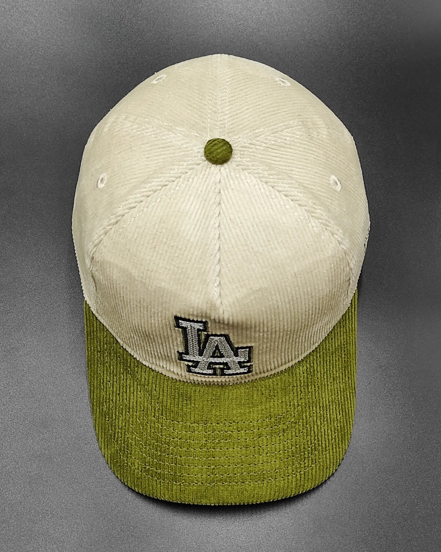 New Era Los Angeles Dodgers olivo corduroy golfer snapback