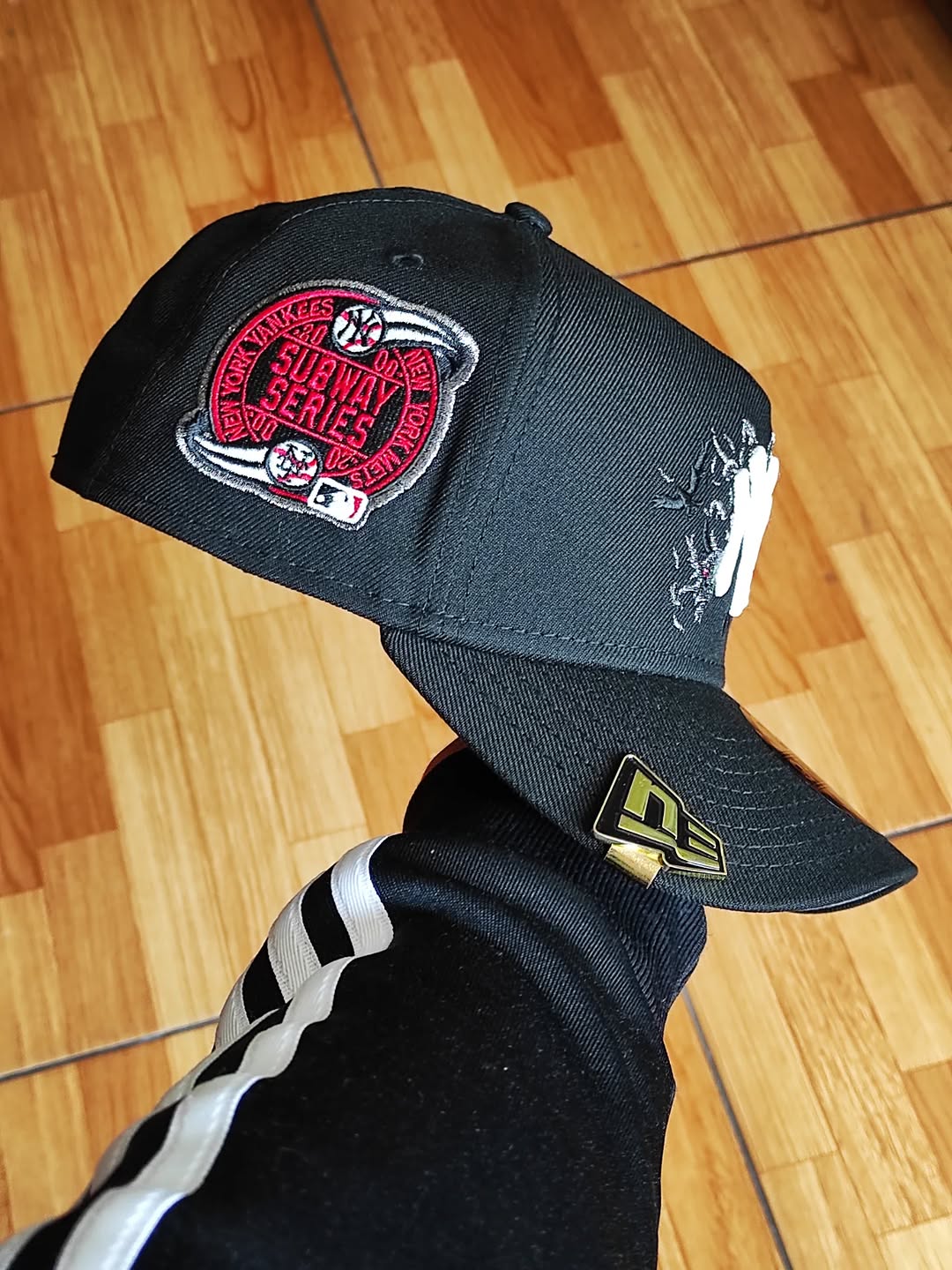 New Era New York Yankees Subway Series 2000 Black Prime Edition 9Forty A Frame Snapback glow 🔦 brilla en la oscuridad