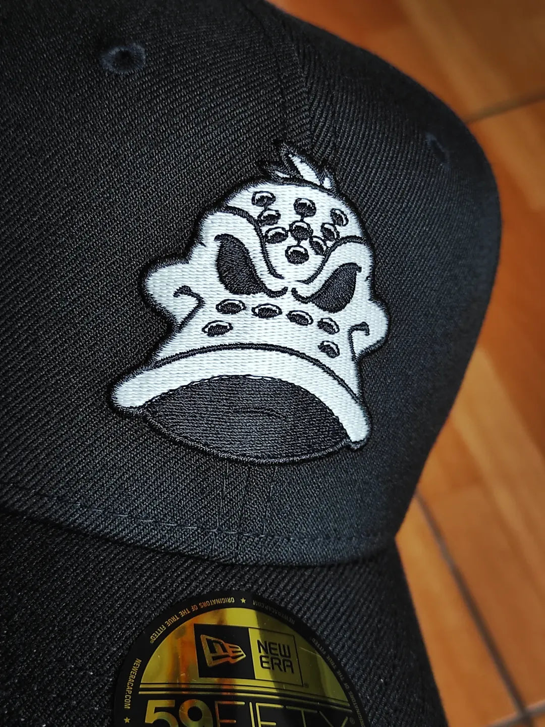 New Era Anaheim Ducks Blackout Glow Wool Edition 59Fifty Fitted Hat