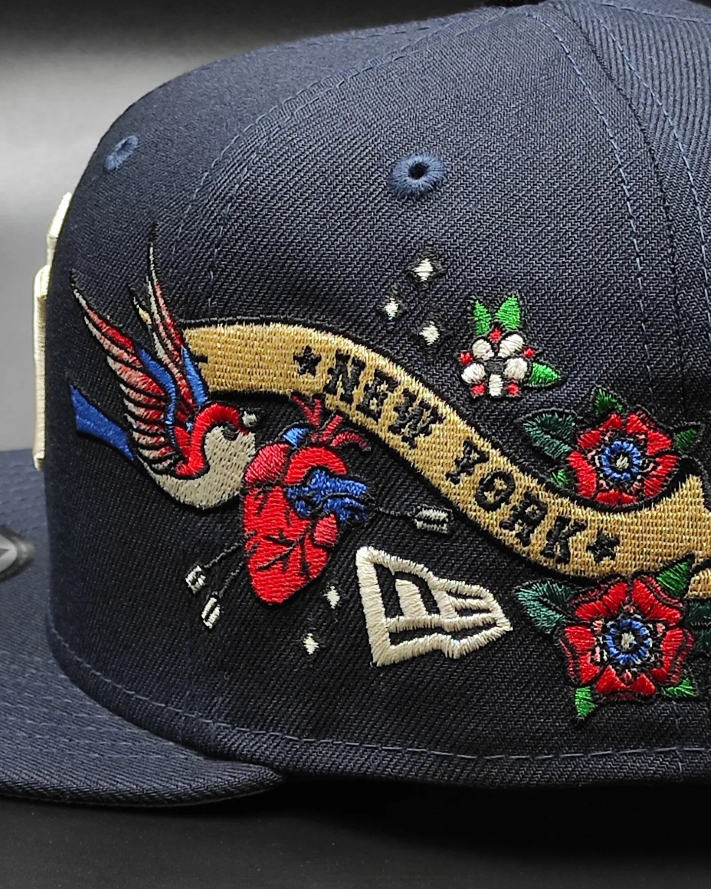 New York Yankees Gray Bottom City Art Side Patch New Era 9Fifty Snapback - Navy Blue