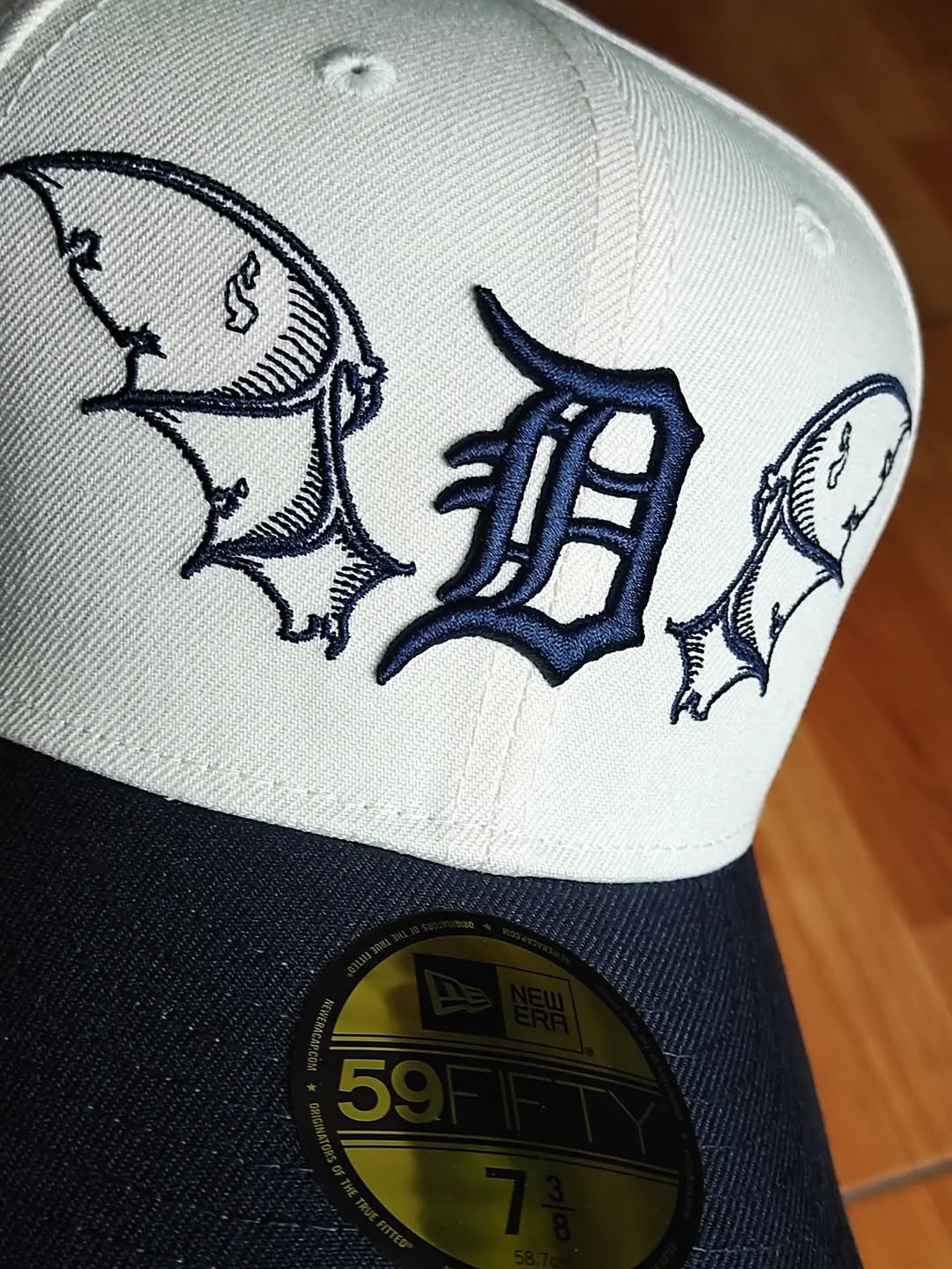 Gorra Detroit Tigers MLB Team Wings 59FIFTY Fitted Beige Claro