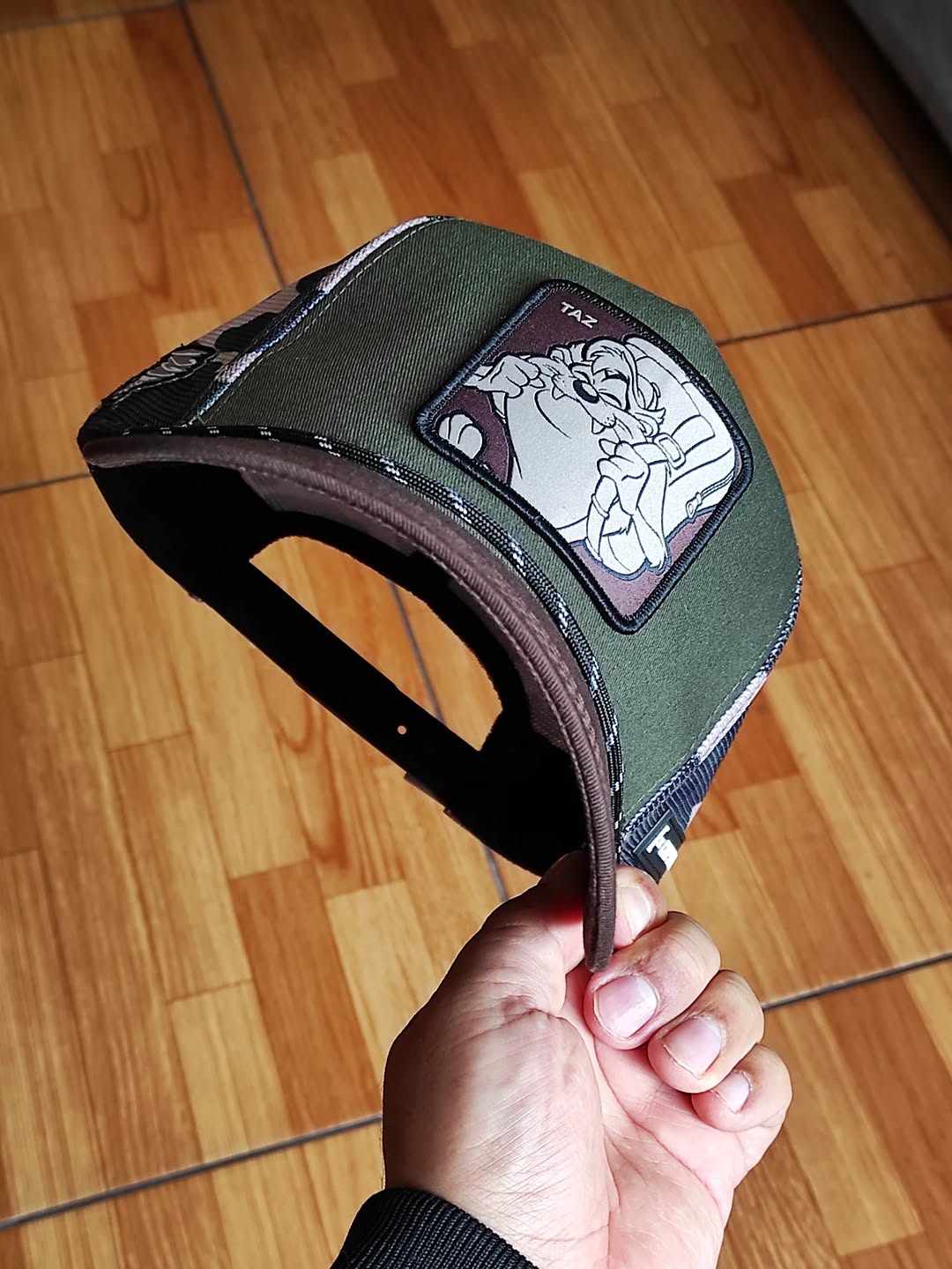 Trucker multicolor Diablo de Tasmania Looney Tunes de Capslab