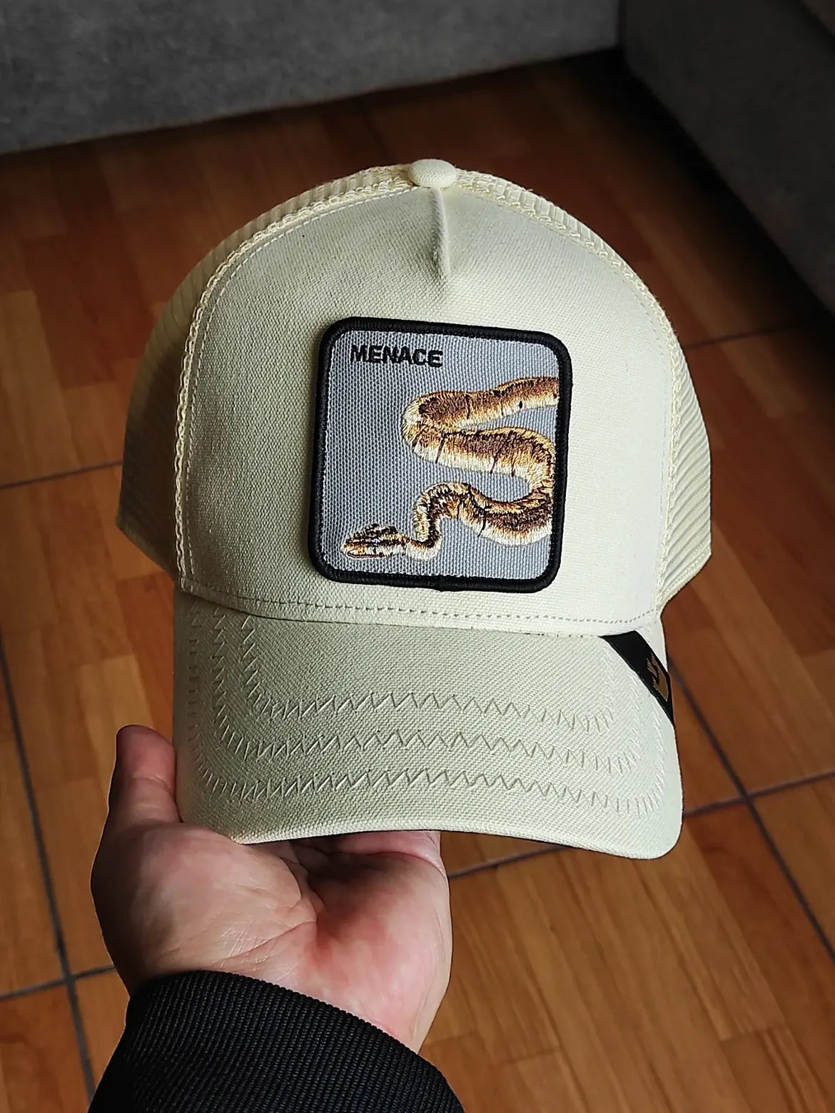 Gorra trucker beige serpiente Menace Deadly Companion Core Canvas The Farm de Goorin Bros