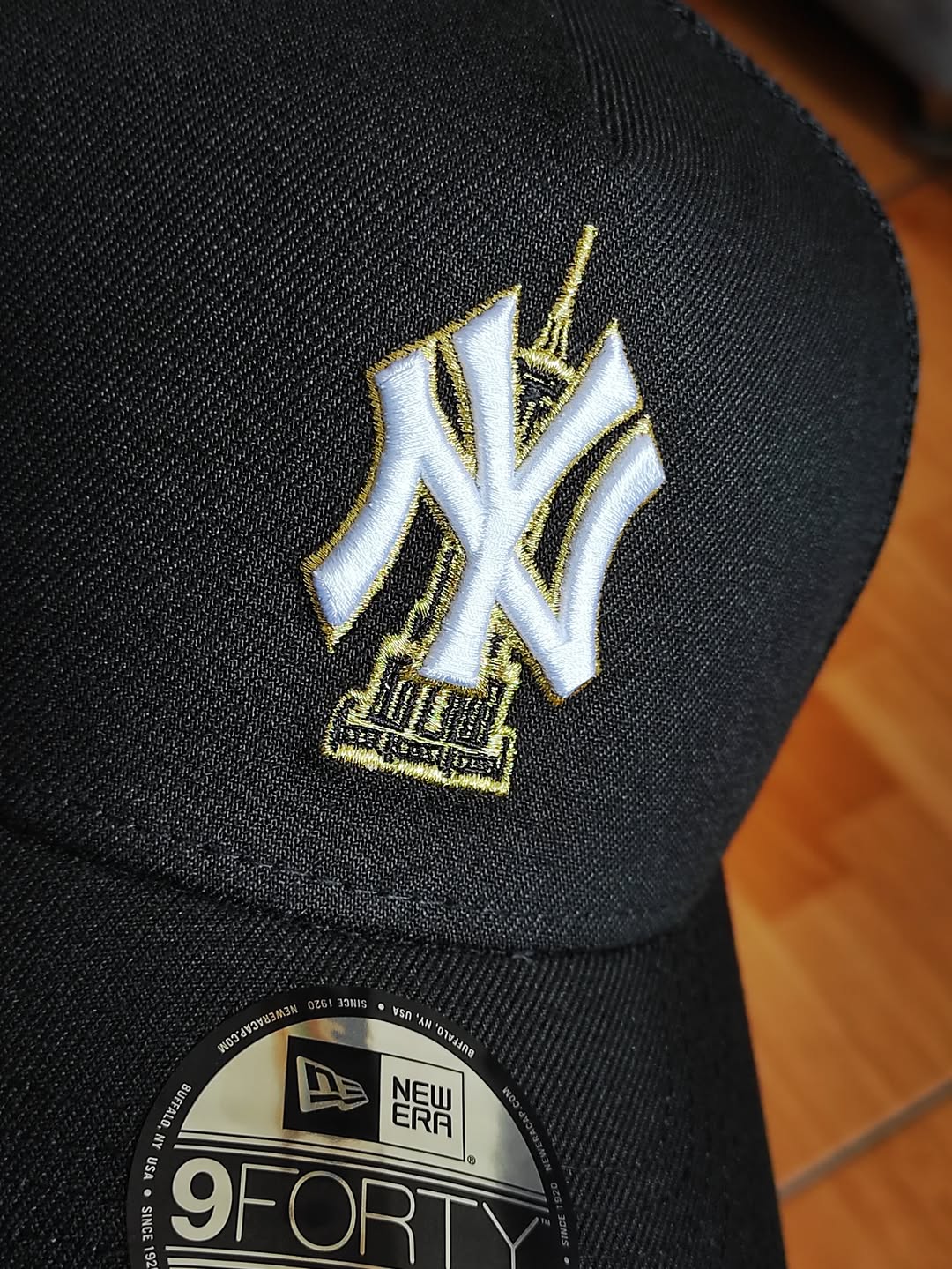 New era new York Yankees empire trucker a frame