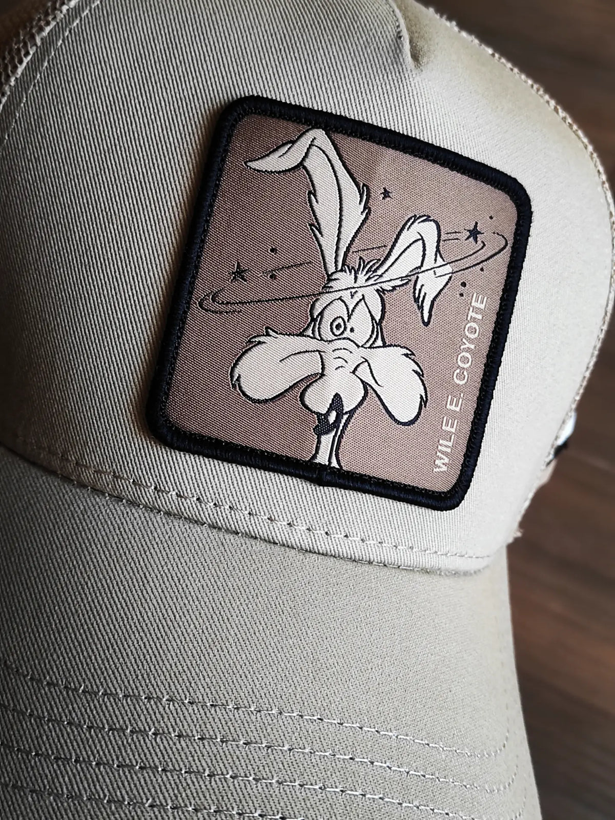 Capslab Looney Tunes Wile E. Coyote Trucker Snapback Hat