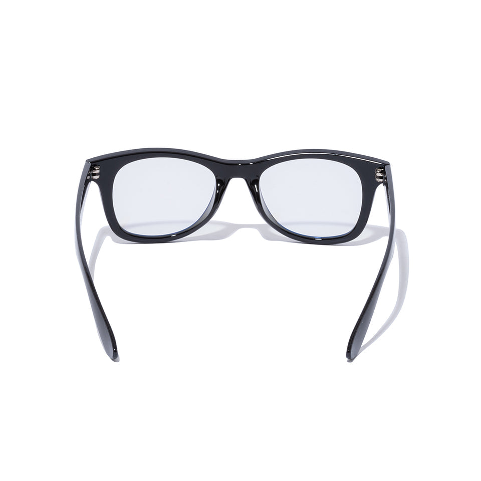 Gafas de sol Wellington con lentes cuadradas, montura negra brillante y lentes azul claro New Era