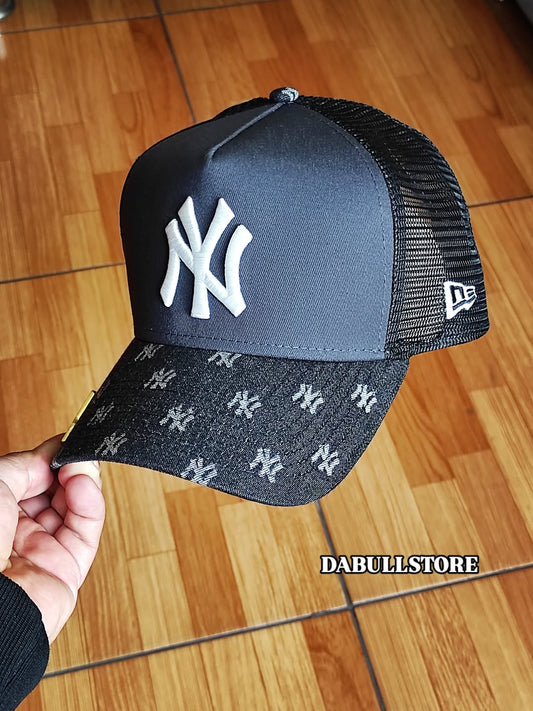 New Era New York Yankees multilogo trucker a frame
