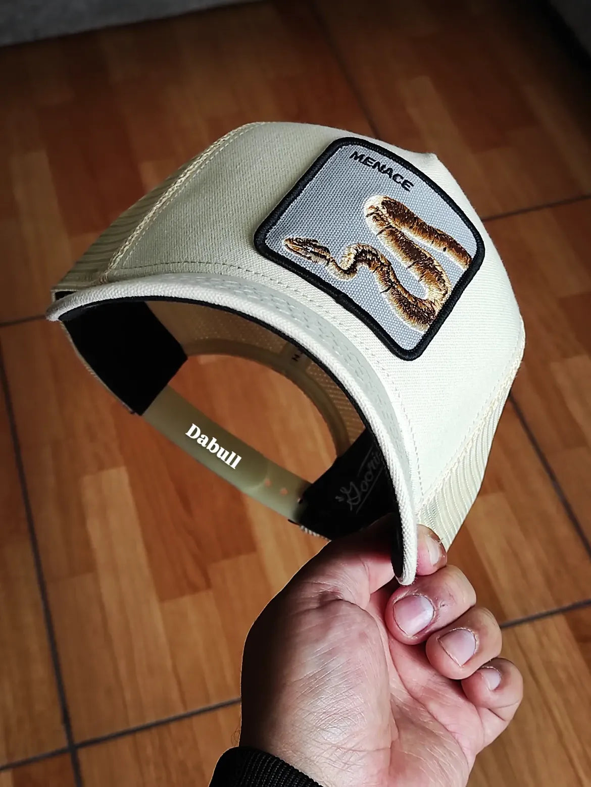 Gorra trucker beige serpiente Menace Deadly Companion Core Canvas The Farm de Goorin Bros
