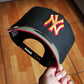 New era 9fifty mlb new york yankees world series 1999 two tone / scarlet uv snapback cap