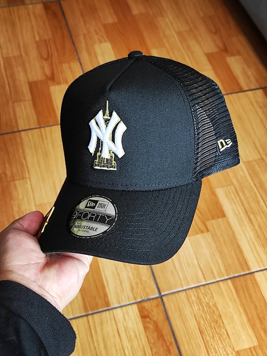New era new York Yankees empire trucker a frame