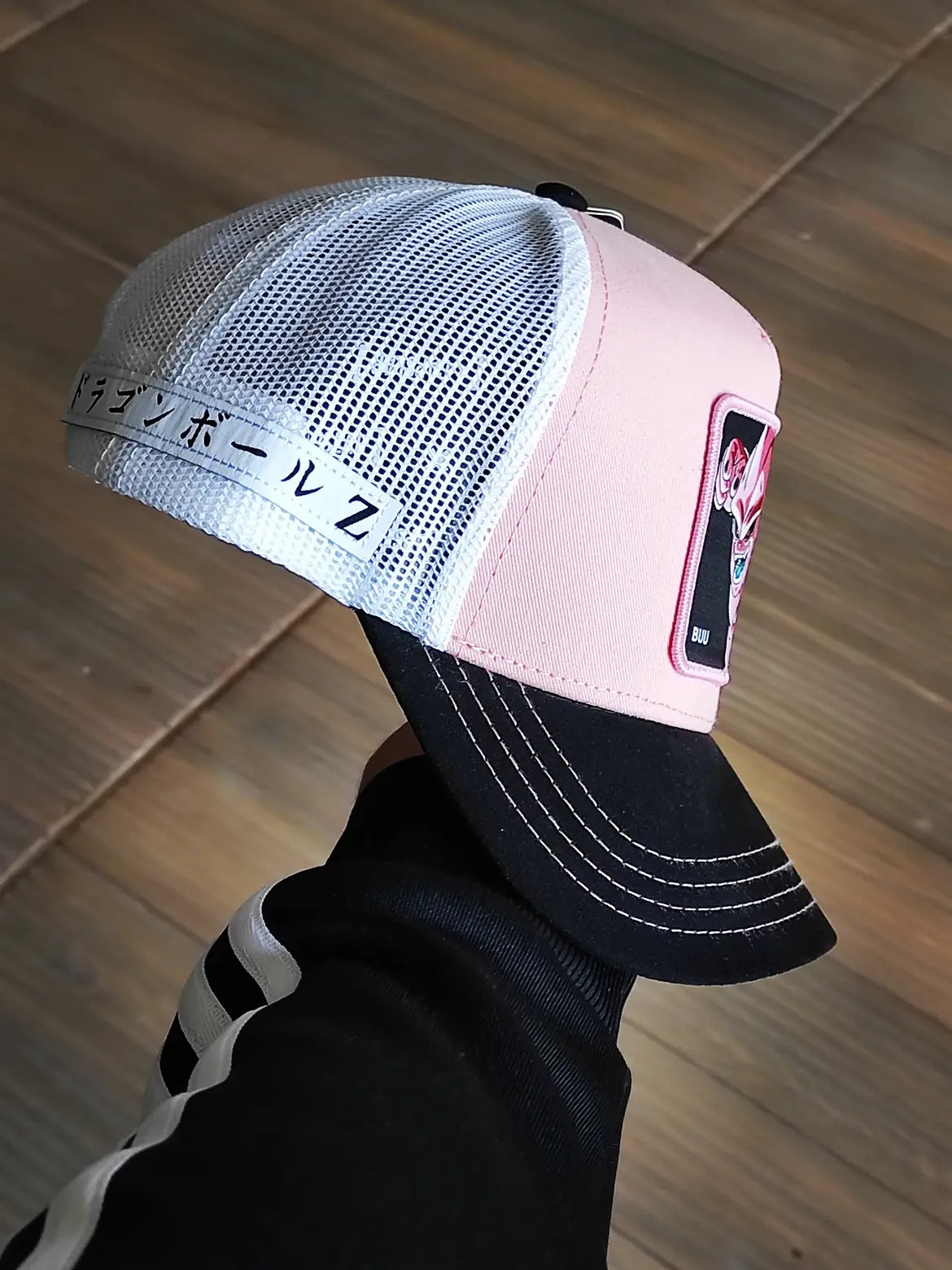 Gorra trucker rosa, blanca y negra Kid Buu DBZ8 BUU Dragon Ball de Capslab
