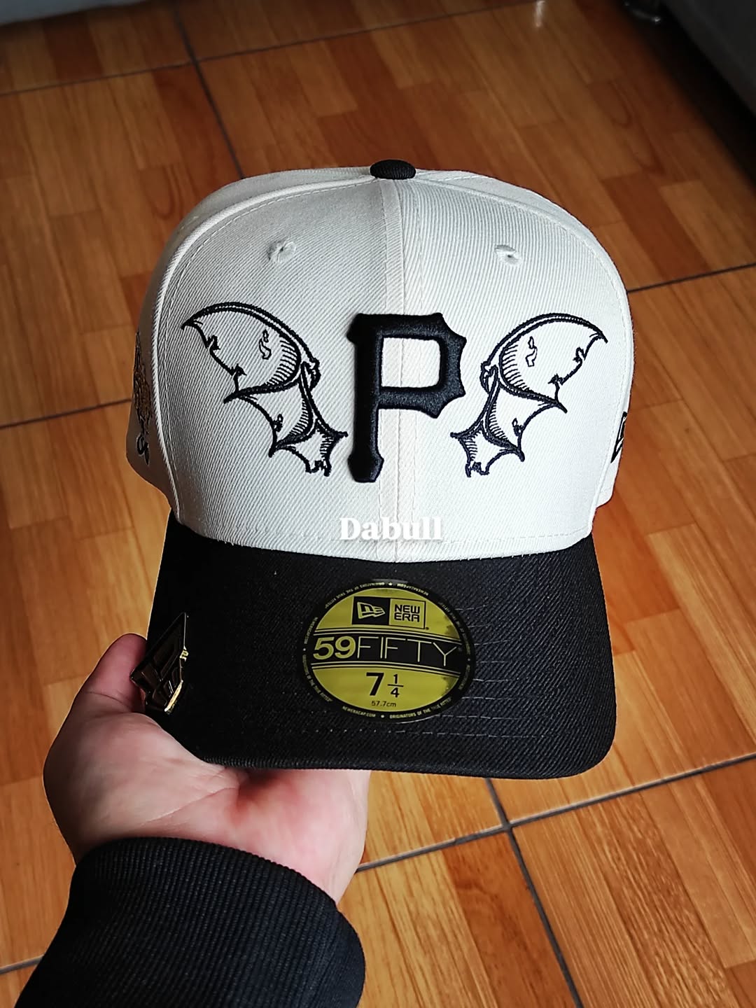 Pittsburgh Pirates MLB Team Wings 59FIFTY Fitted Light Beige Cap