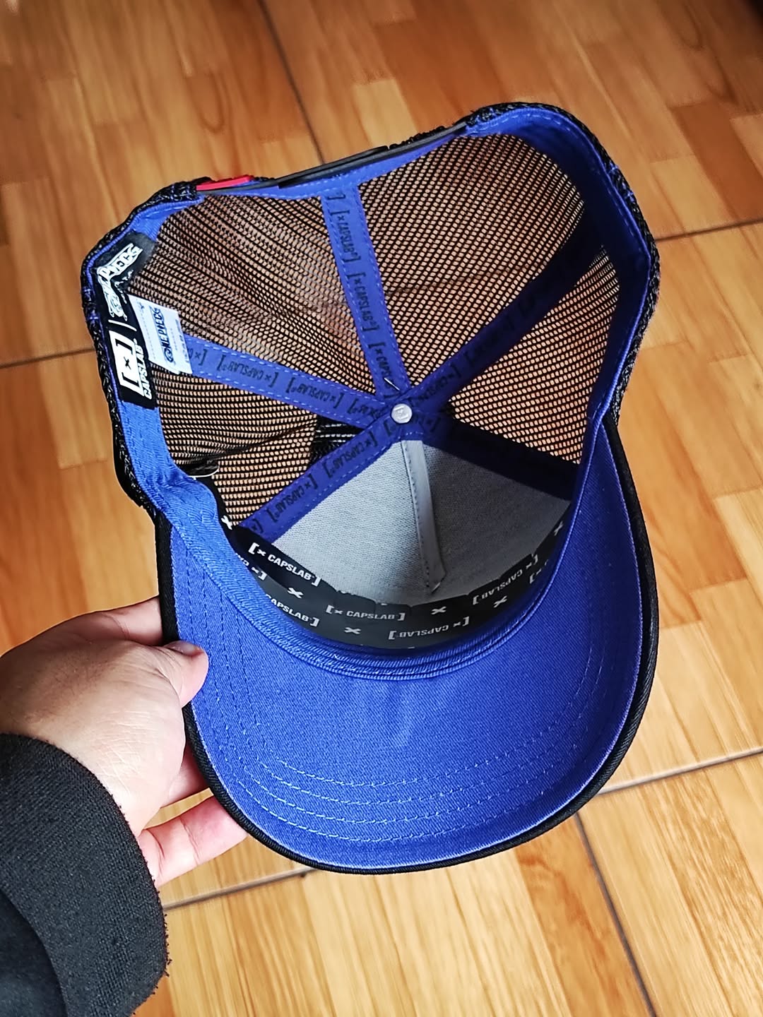 Gorra capslab luffy one peace trucker negra azul