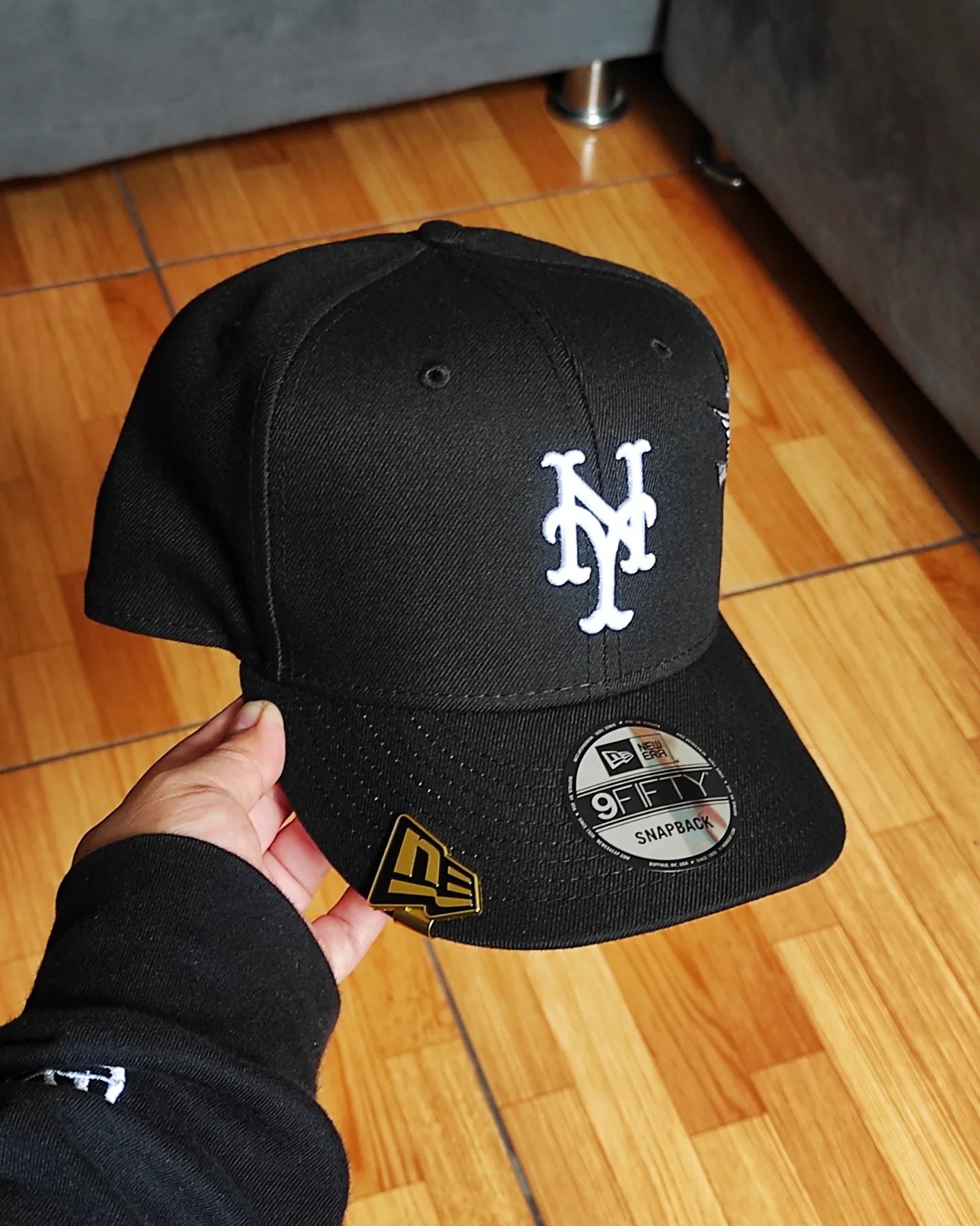 New York Mets Gray Bottom City Art Side Patch New Era 9Fifty Snapback - Black