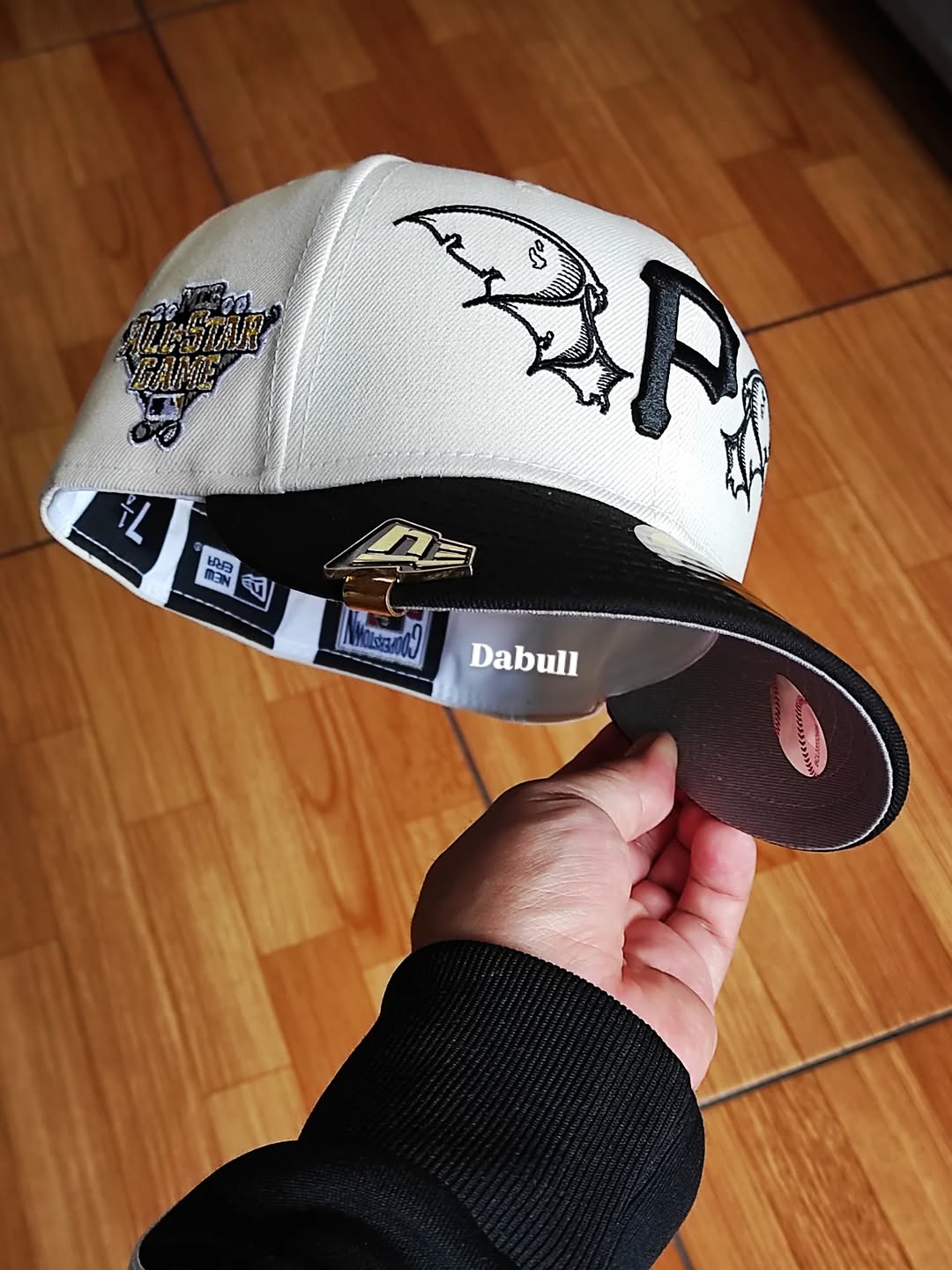 Pittsburgh Pirates MLB Team Wings 59FIFTY Fitted Light Beige Cap