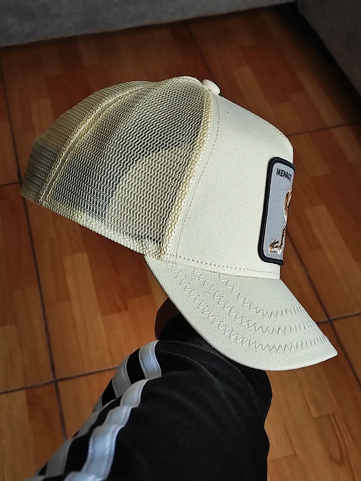 Gorra trucker beige serpiente Menace Deadly Companion Core Canvas The Farm de Goorin Bros