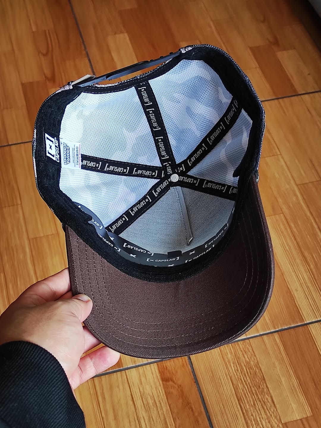 Trucker multicolor Diablo de Tasmania Looney Tunes de Capslab