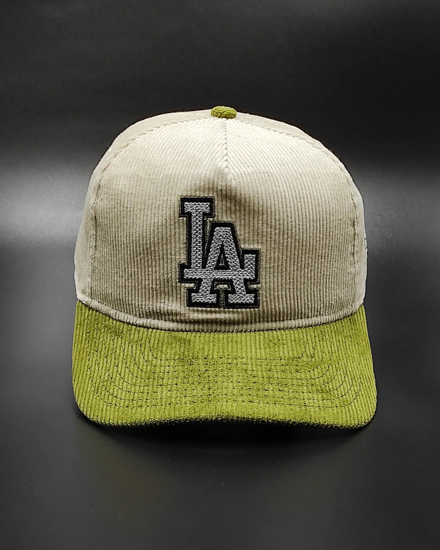 New Era Los Angeles Dodgers olivo corduroy golfer snapback