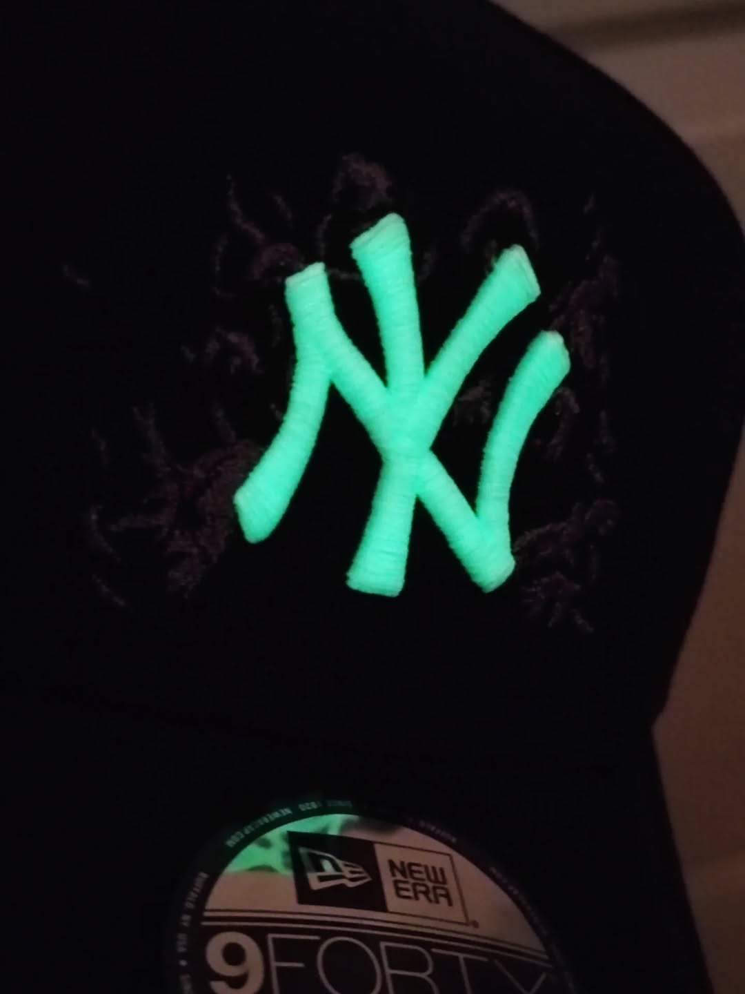 New Era New York Yankees Subway Series 2000 Black Prime Edition 9Forty A Frame Snapback glow 🔦 brilla en la oscuridad
