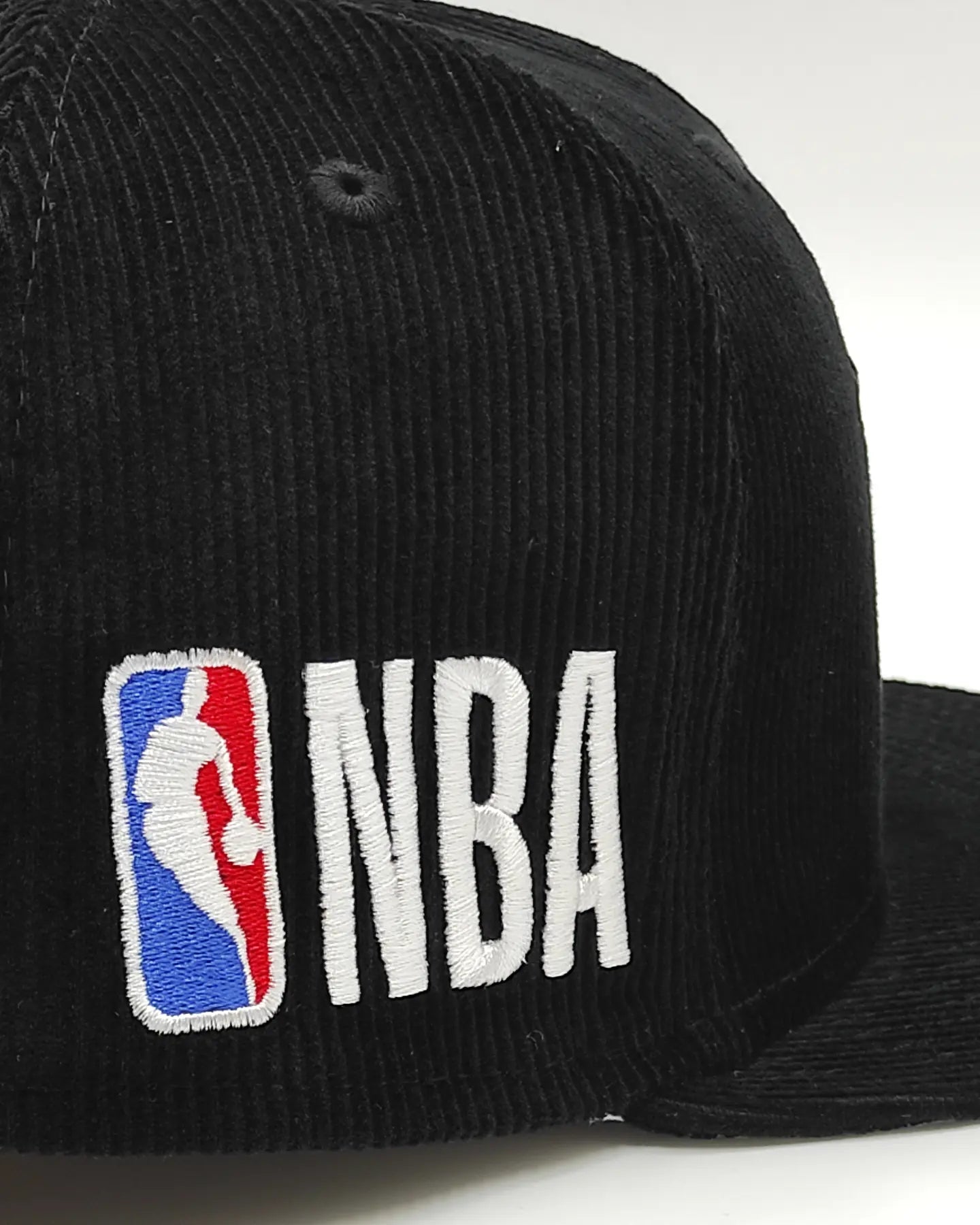 Chicago Bulls OLD SCHOOL CORDUROY SIDE-PATCH Black Fitted Hat by New Era